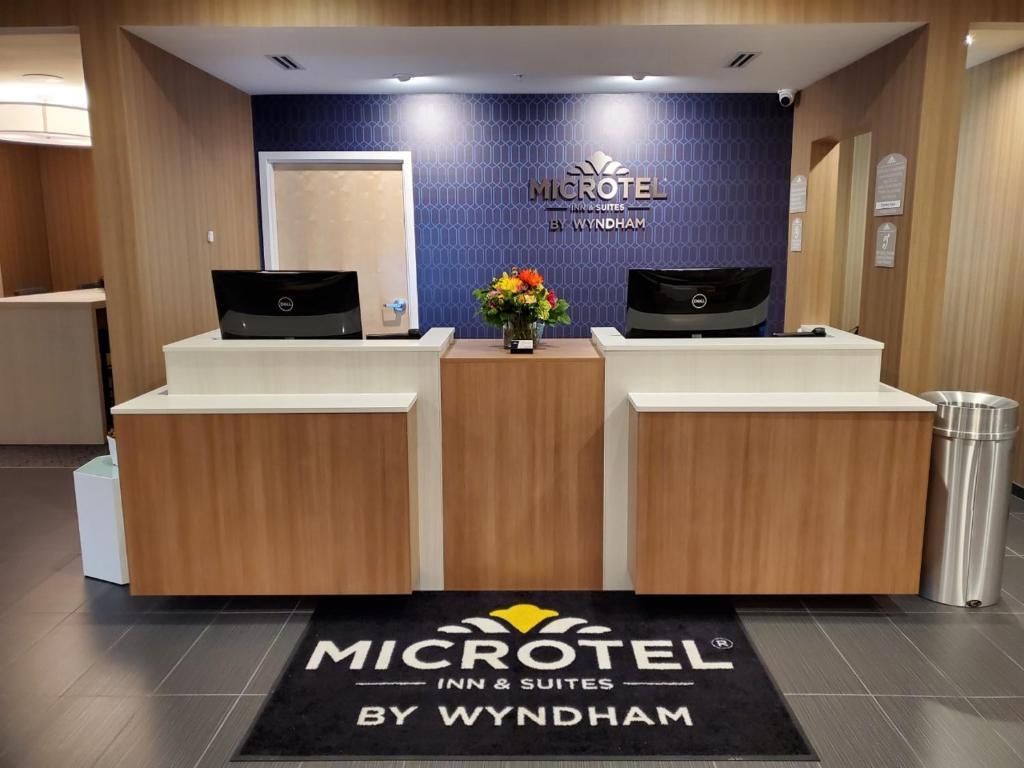 Microtel Inn & Suites By Wyndham Farmington Exteriér fotografie