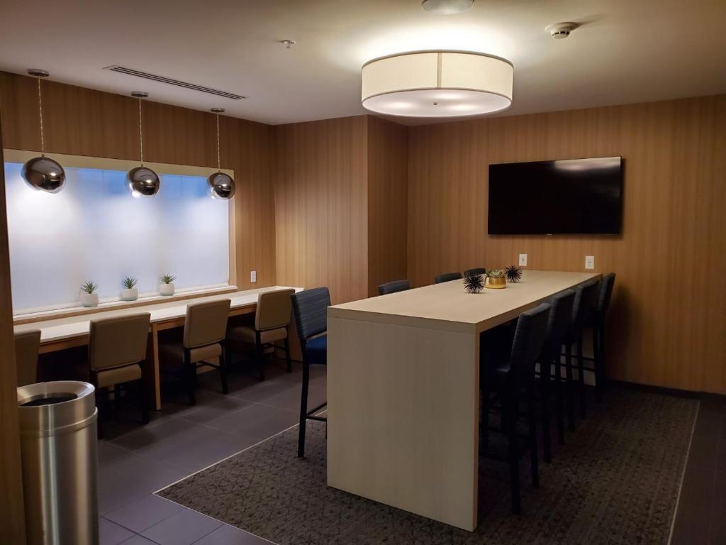 Microtel Inn & Suites By Wyndham Farmington Exteriér fotografie