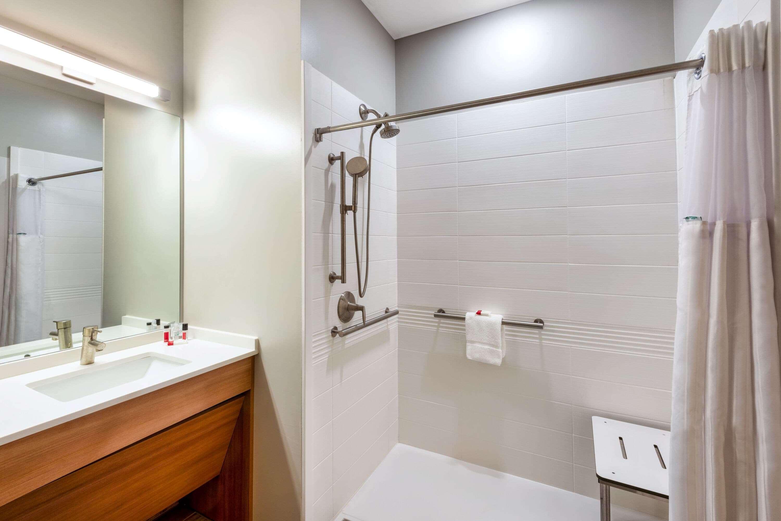 Microtel Inn & Suites By Wyndham Farmington Exteriér fotografie